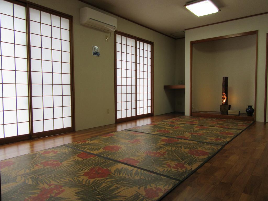Guest House Diamond Yomitan Extérieur photo