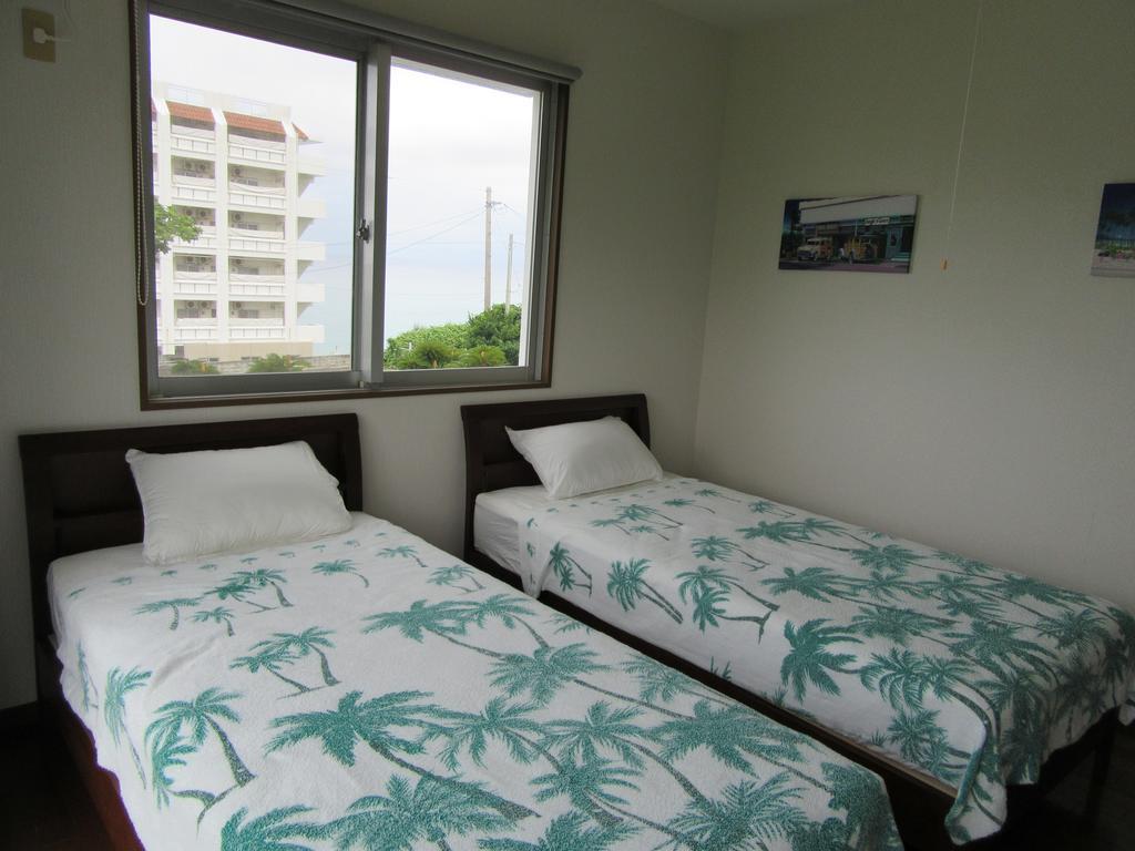 Guest House Diamond Yomitan Extérieur photo
