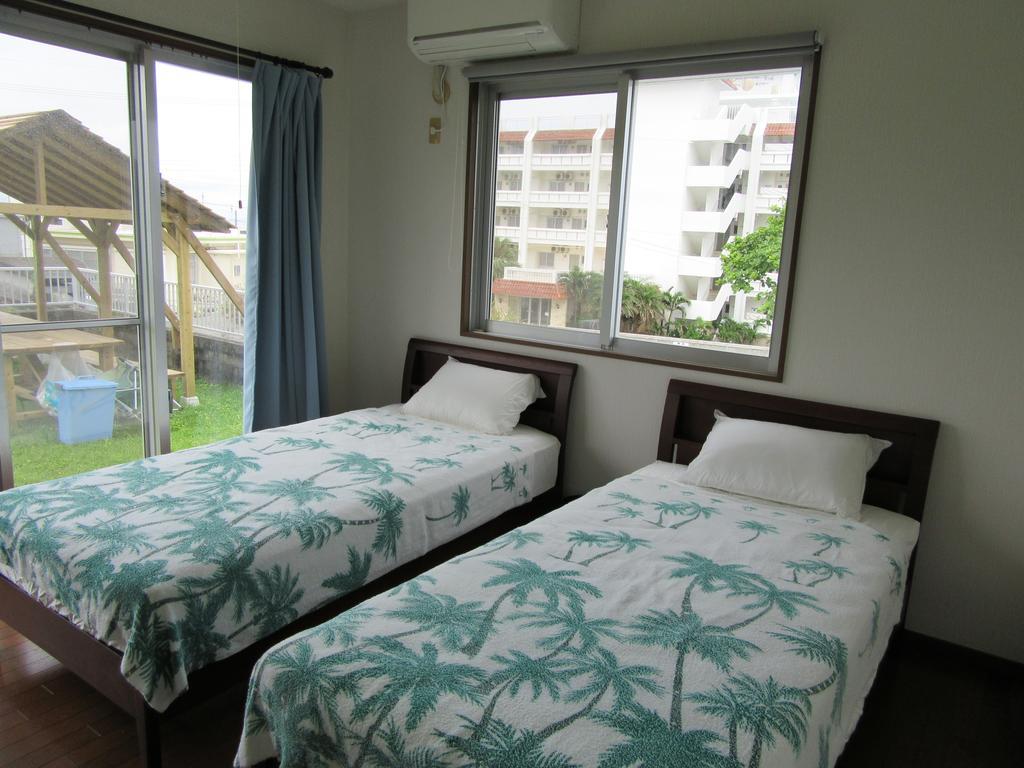 Guest House Diamond Yomitan Extérieur photo