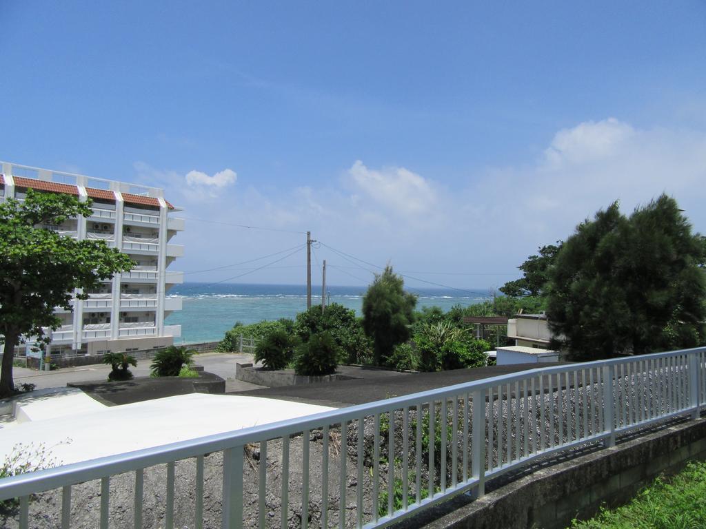 Guest House Diamond Yomitan Extérieur photo