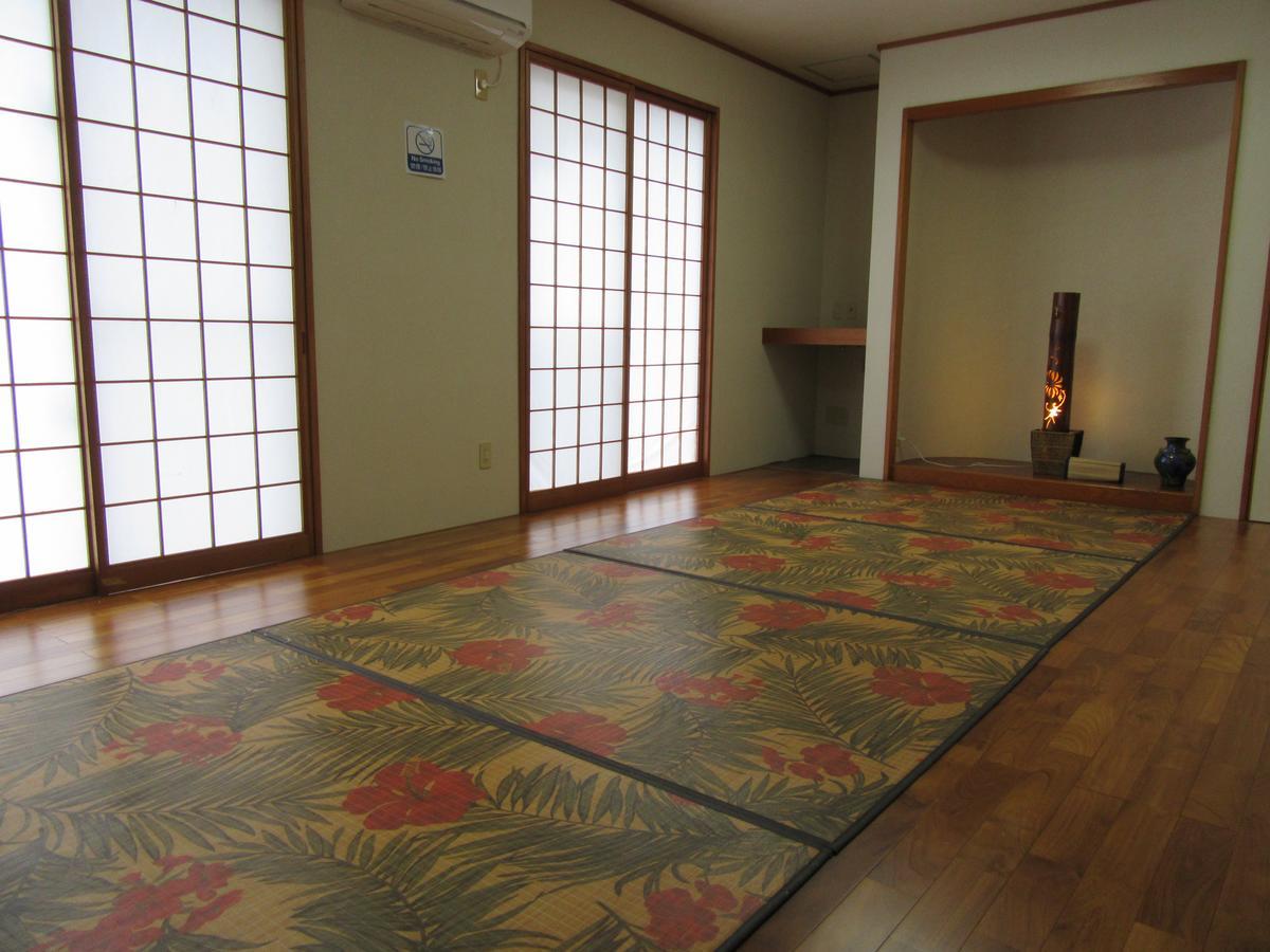 Guest House Diamond Yomitan Extérieur photo