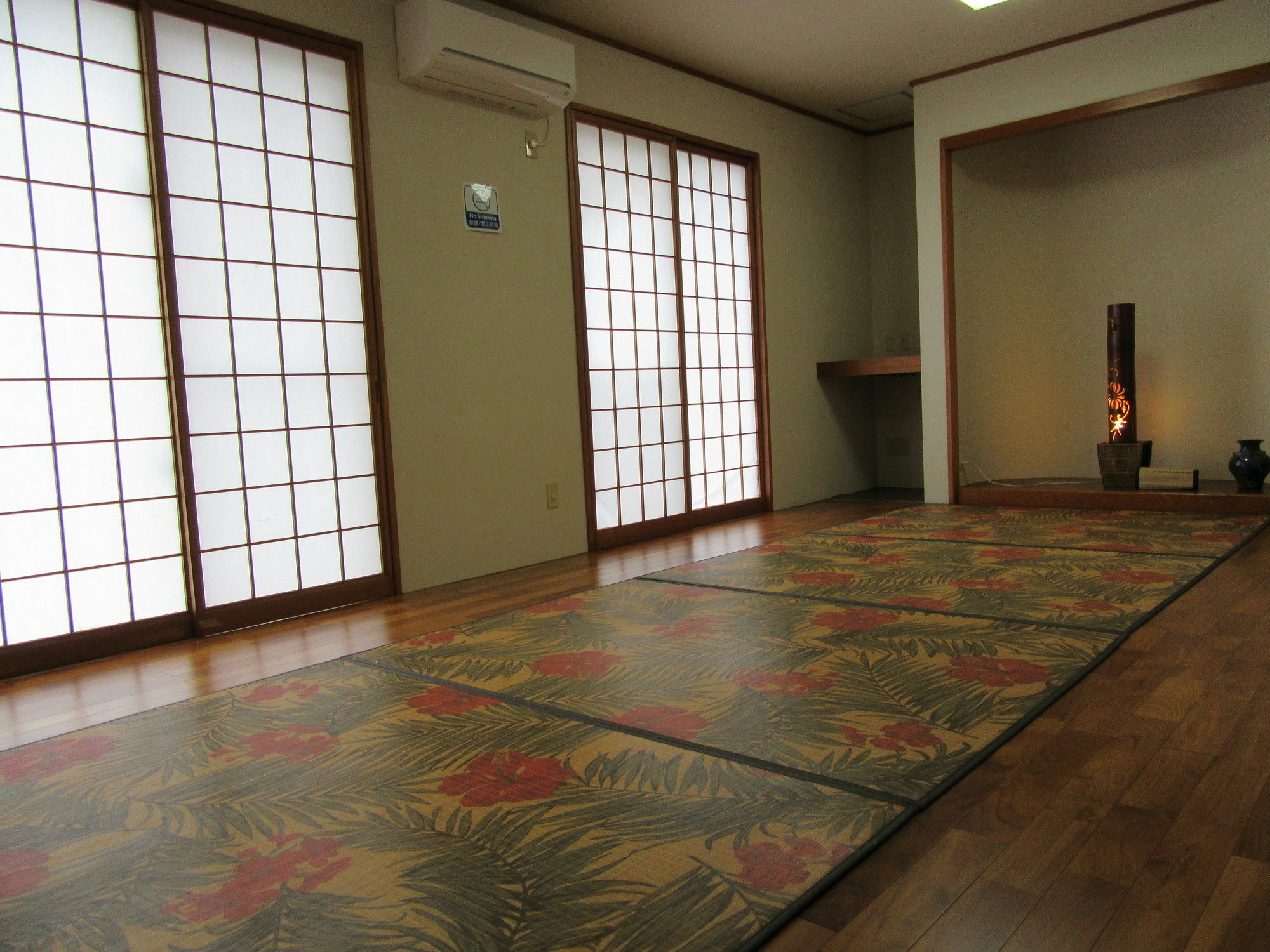 Guest House Diamond Yomitan Extérieur photo